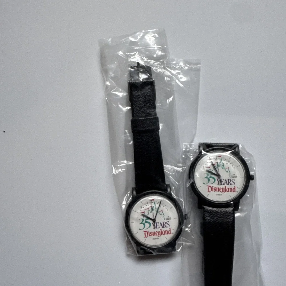 2 Lorus Disney Land 35 Years Black Round Bezel Black Leather Band Watch NOS